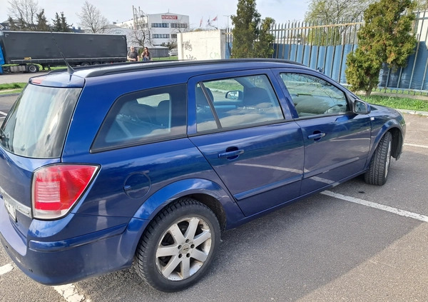 Opel Astra cena 7900 przebieg: 296500, rok produkcji 2005 z Poznań małe 56